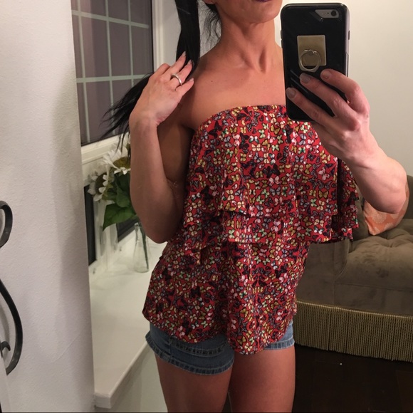 DeJaVu Tops - DeJaVu butterfly strapless cute red top